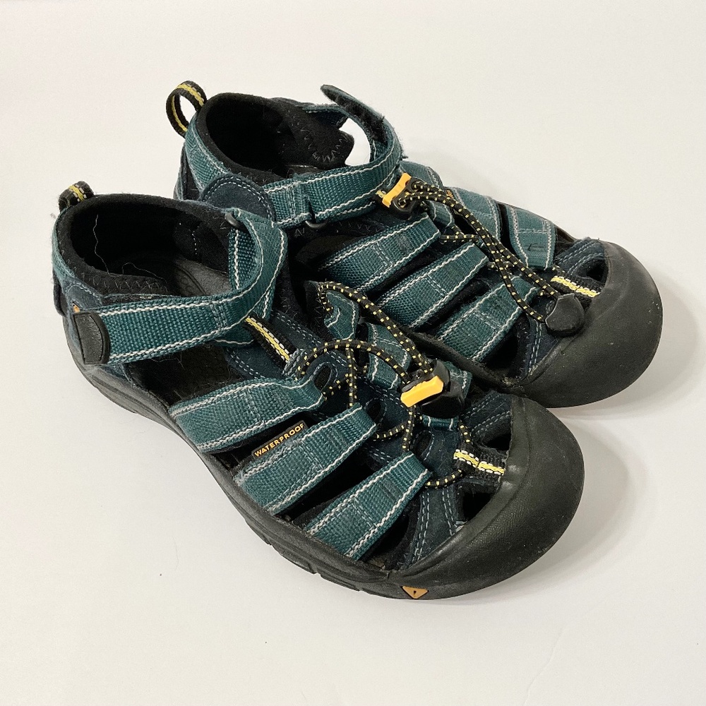 KEEN Blue Youth US 4 Waterproof Hiking Sandals Closed-Toe Easy-on Bungee Cinch